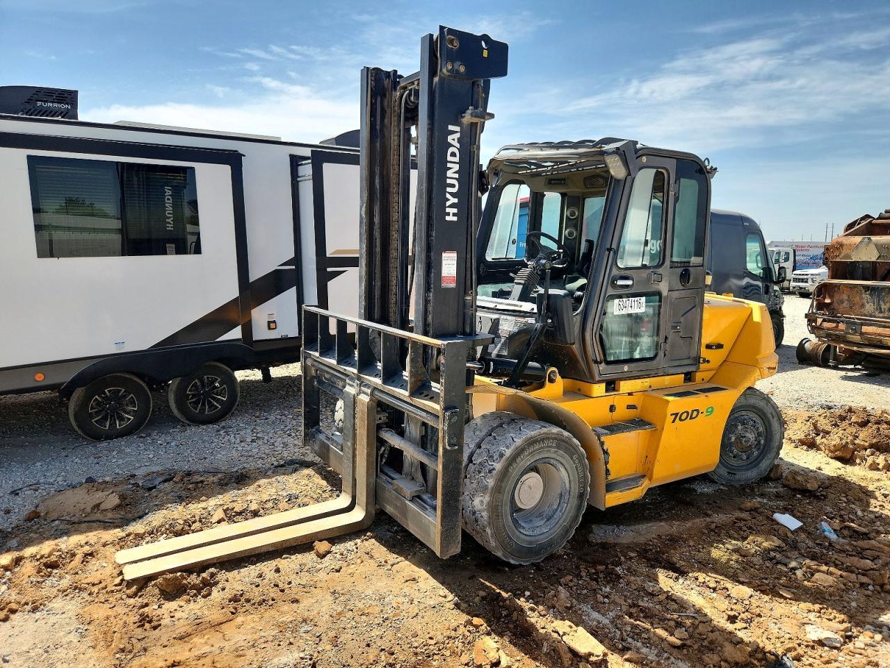 2022 Hyundai 70D-9