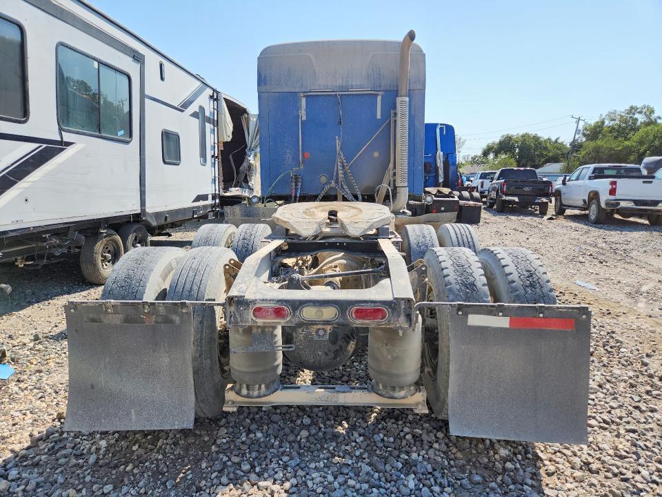 2014 Mack CXU613 Semi Truck