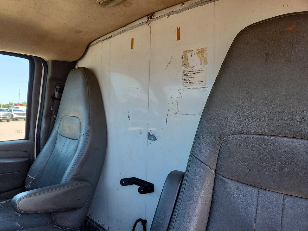 2012 GMC Savana Refrigerated BOX Truck