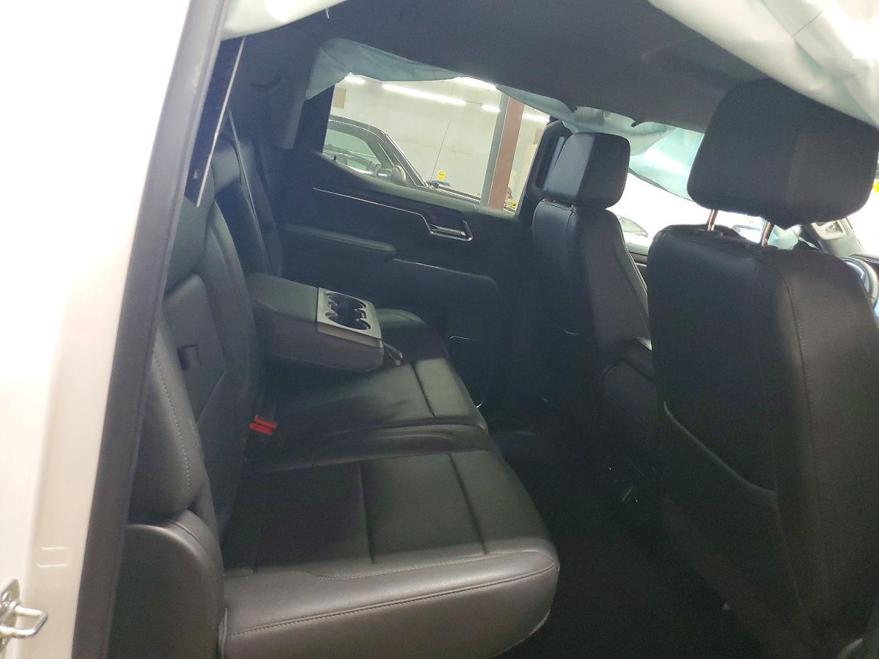 2025 GMC Sierra K1500 SLT