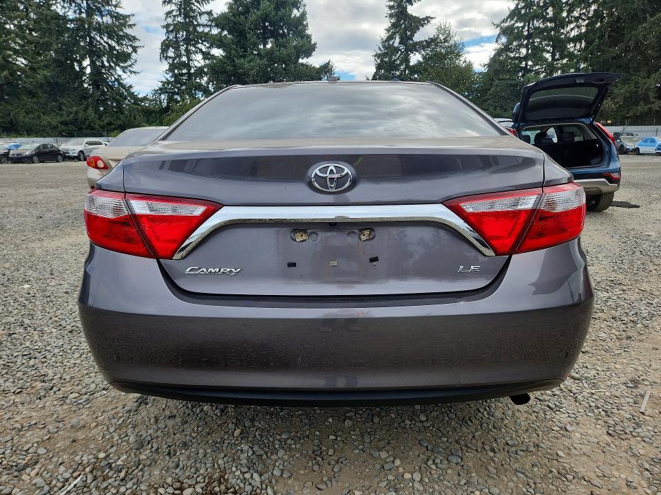 2016 Toyota Camry le