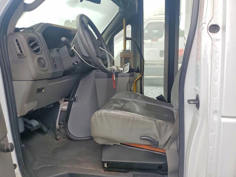 2011 Ford E450 Shuttle Bus