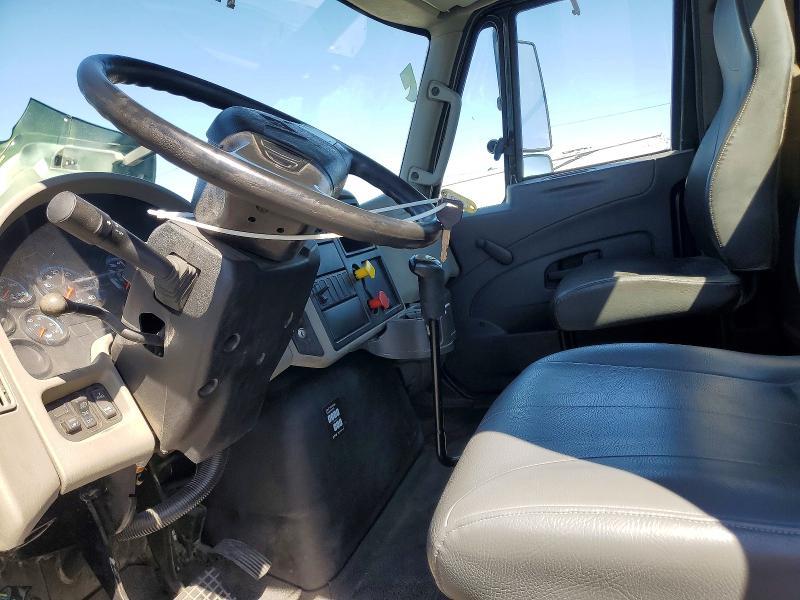 2015 International 4300 Semi Truck