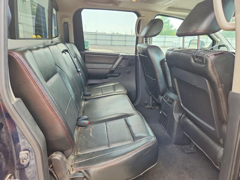 2011 Nissan Titan SV