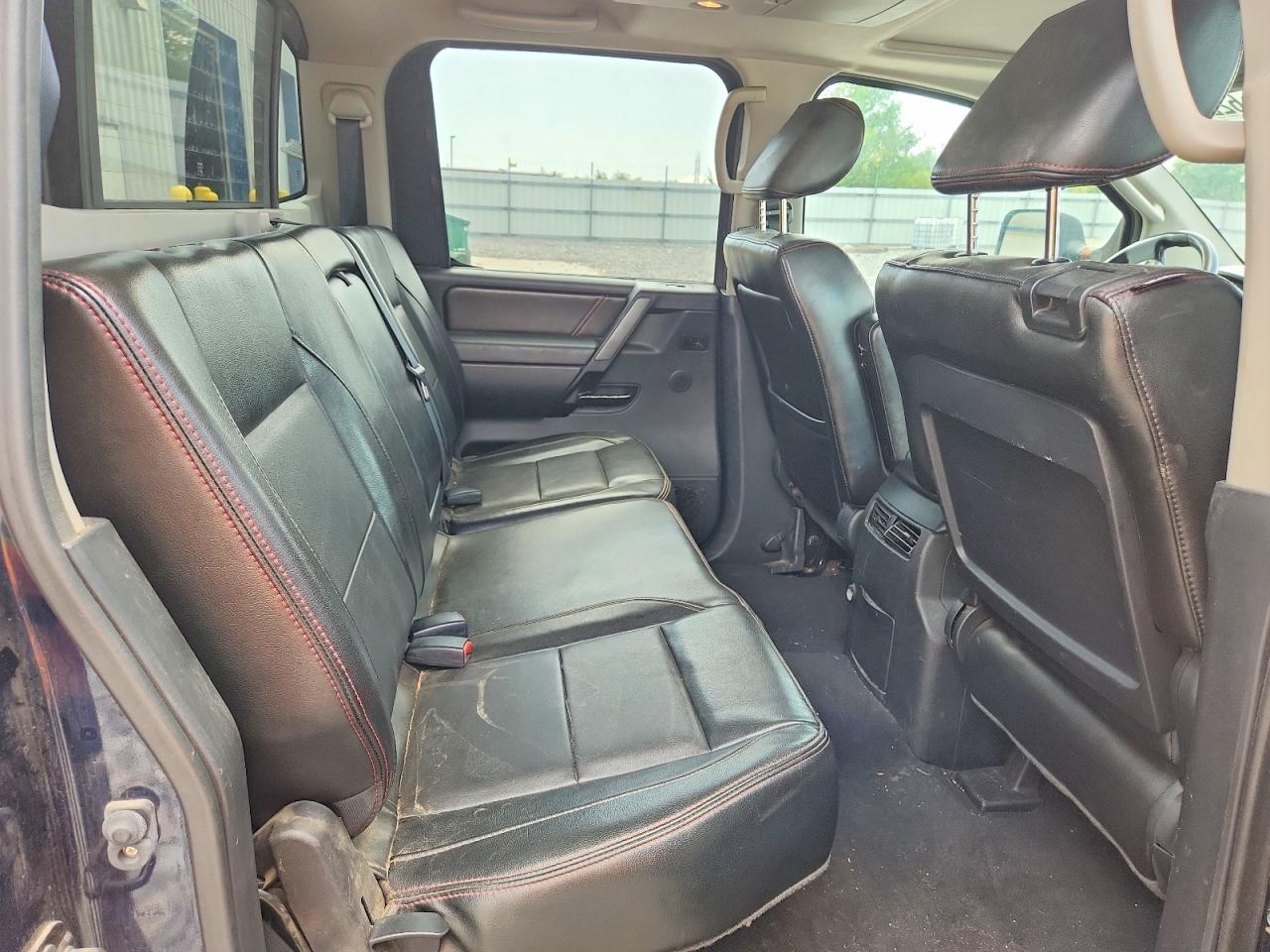 2011 Nissan Titan SV