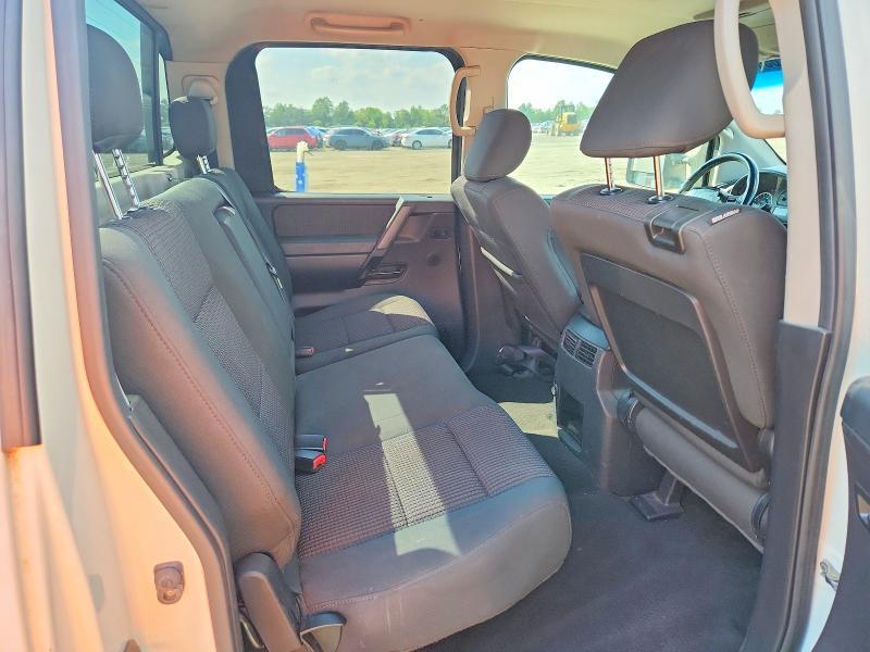2010 Nissan Titan SE