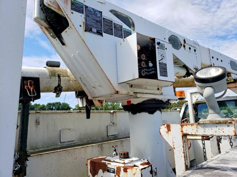 2002 GMC C7 Bucket Truck