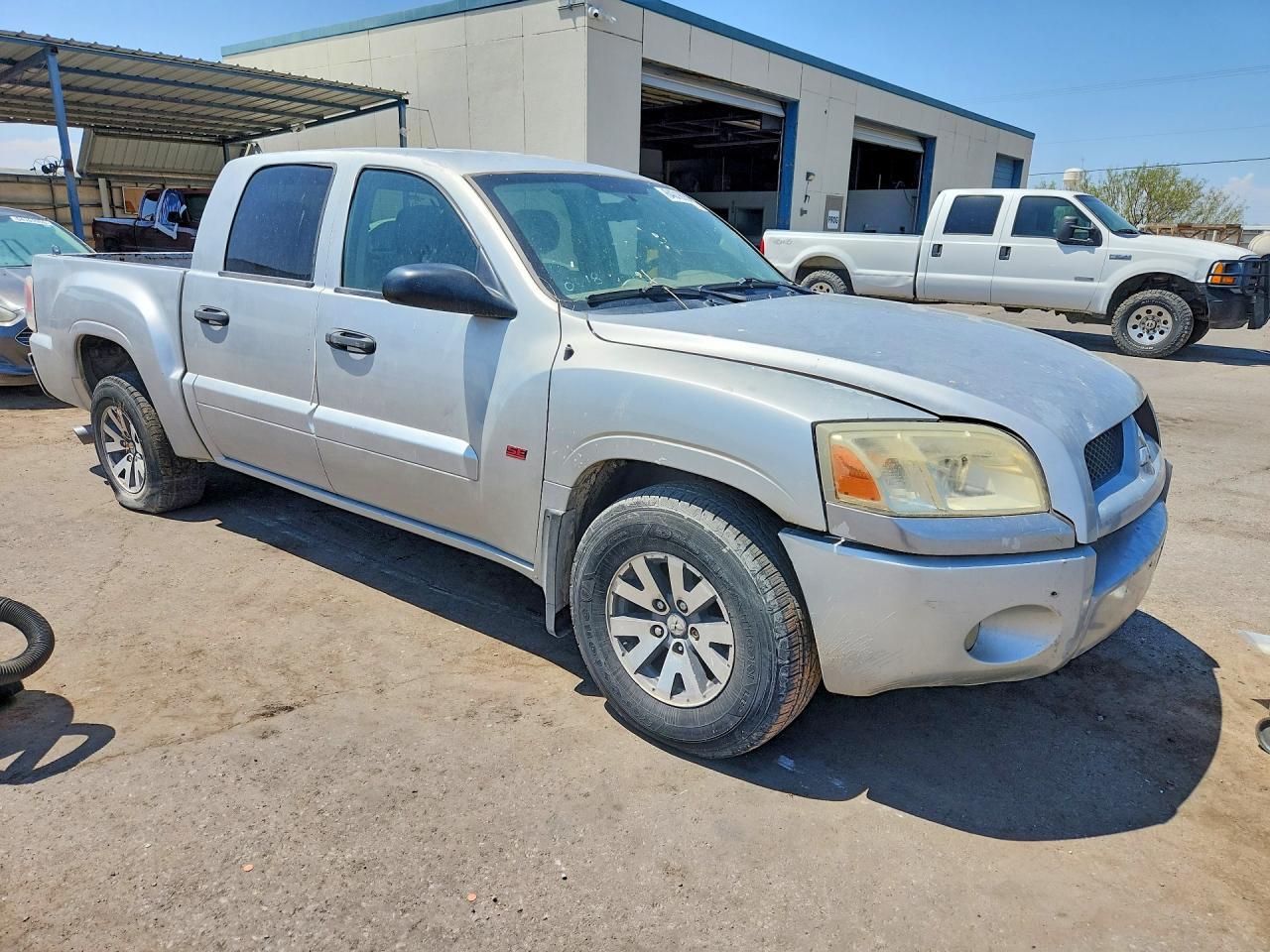 2007 Mitsubishi Raider LS