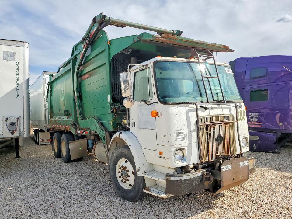 1999 Volvo Xpeditor WX