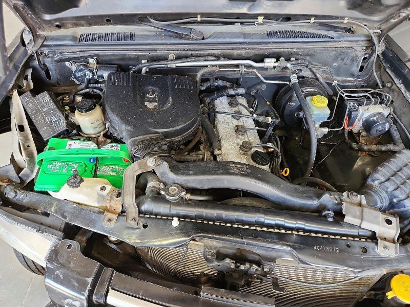 2004 Nissan Frontier Standard