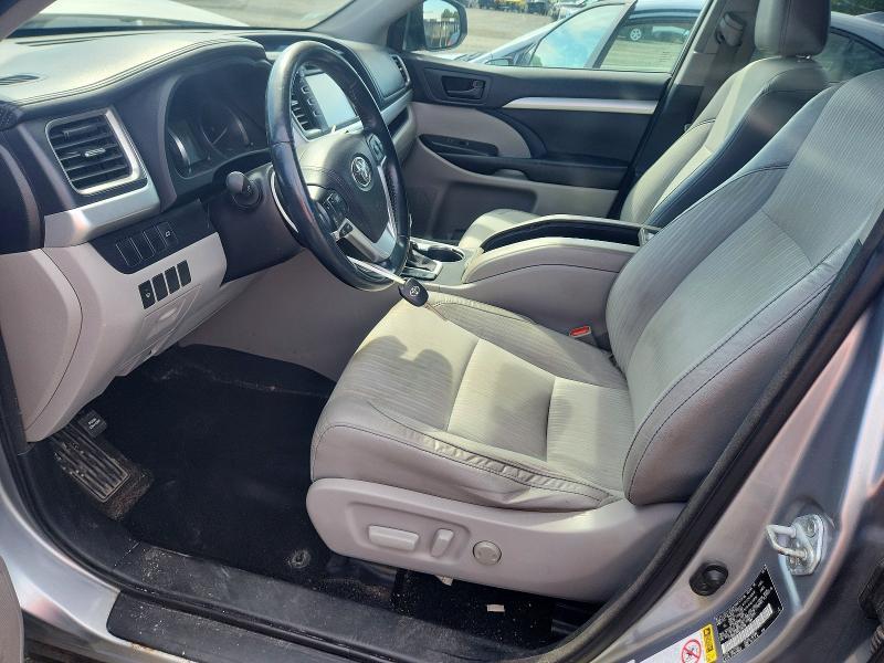 2016 Toyota Highlander le Plus