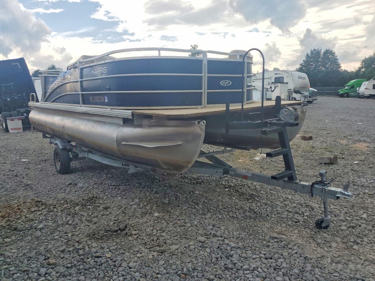 2014 Hampton Boat