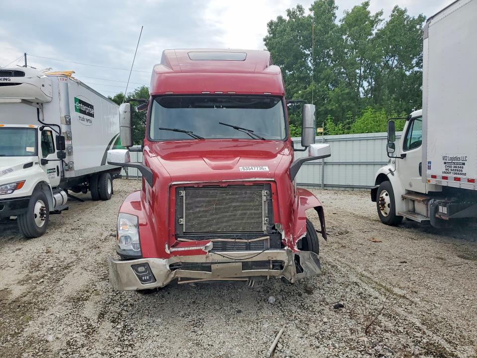 2014 Volvo VNL Semi Truck