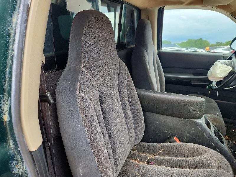 2002 Dodge Dakota Base