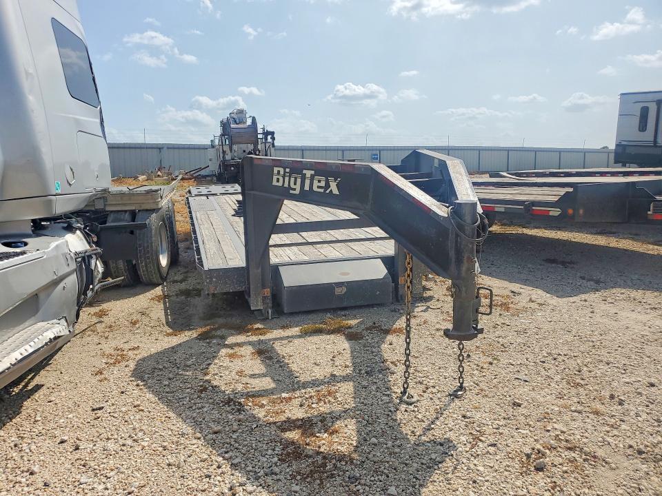 2017 Big Tex 14GN-20BK+5MR Equipment Trailer