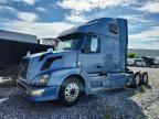 2014 Volvo VNL Semi Truck