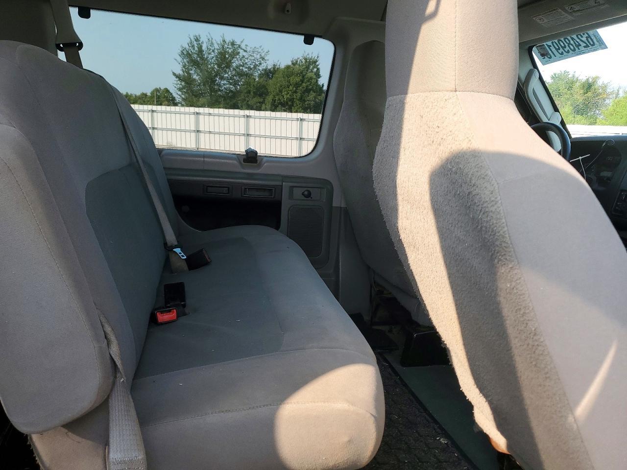 2012 Ford Econoline E350 Super Duty Wagon