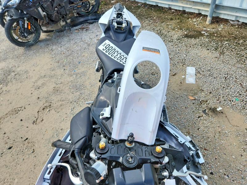 2023 Yamaha YZFR7