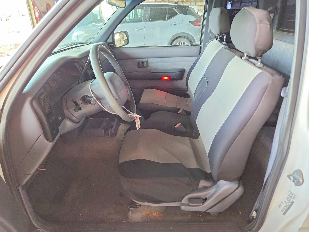 2000 Toyota Tacoma Base