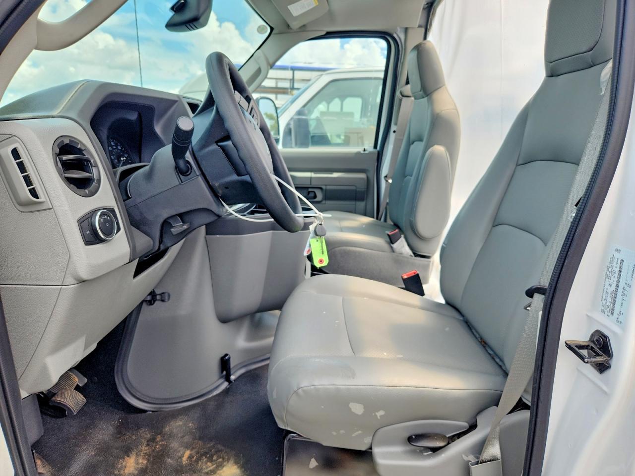 2024 Ford Econoline E350 Super Duty Cutaway Van