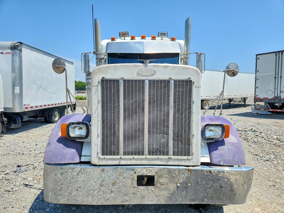 2000 Peterbilt 379