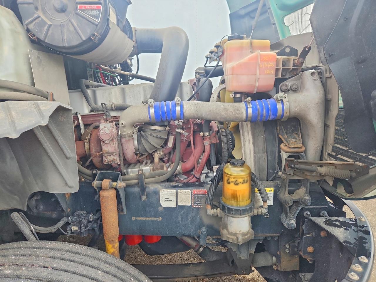 2017 Mack CXU612 Semi Truck