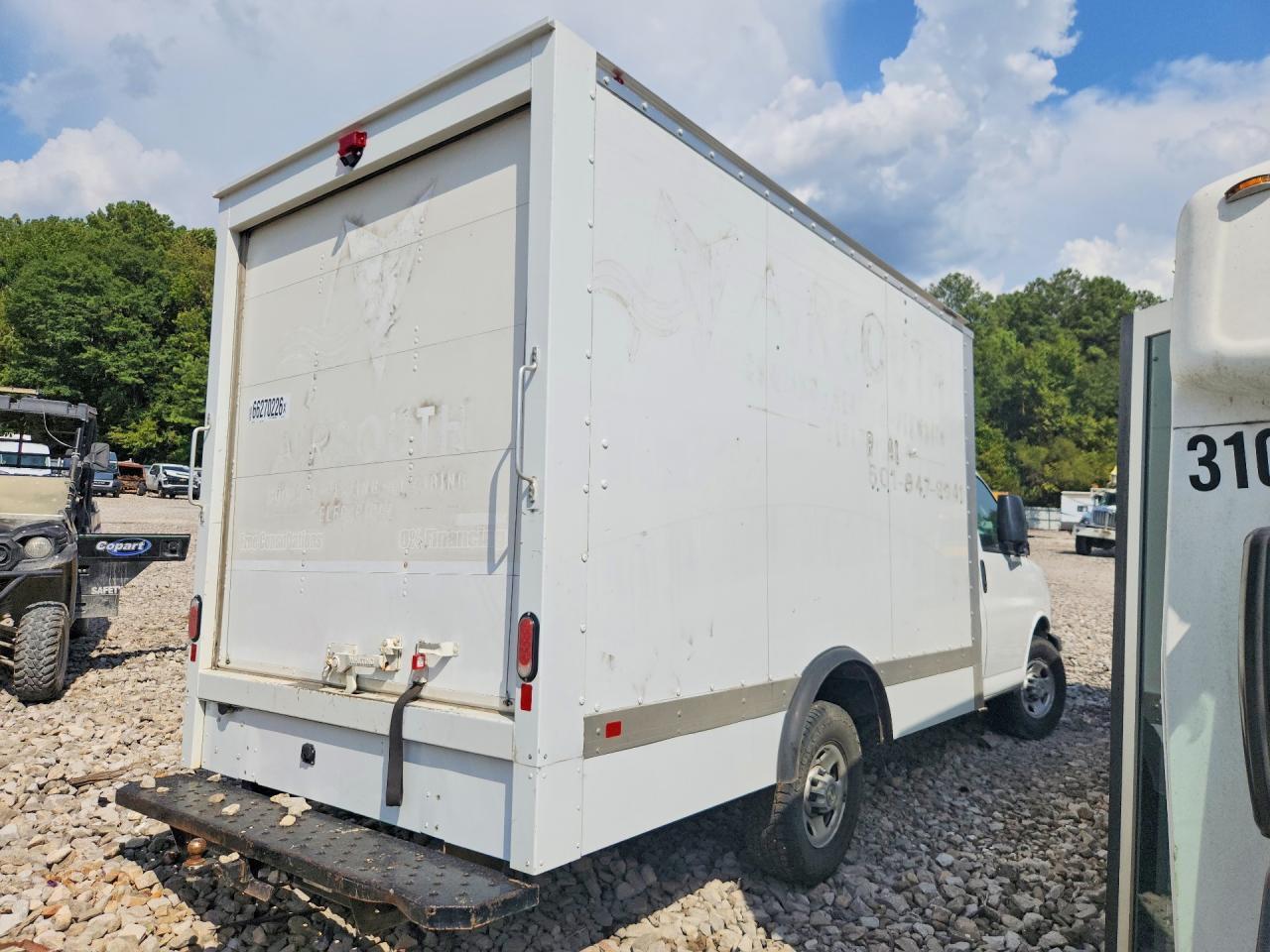 2023 Chevrolet Express-BOX Truck