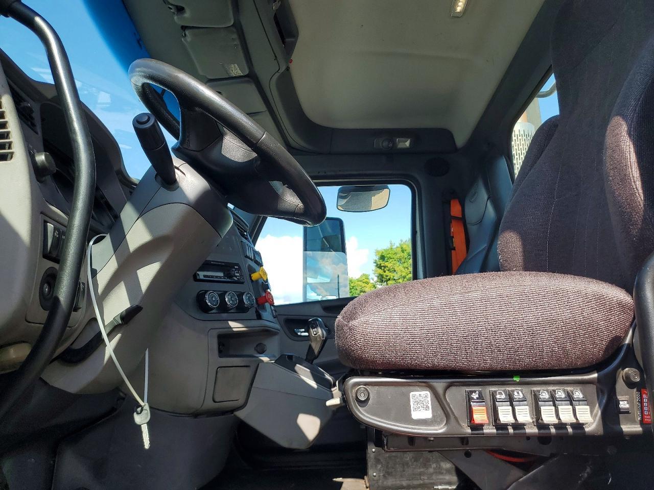 2016 Peterbilt 579 Semi Truck