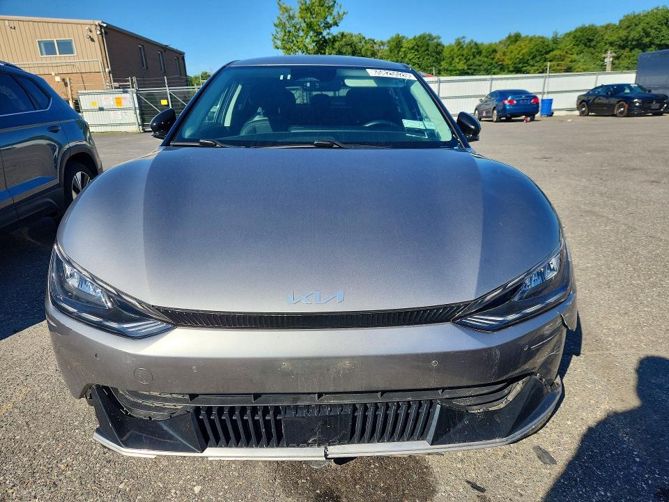 2023 KIA EV6 Wind