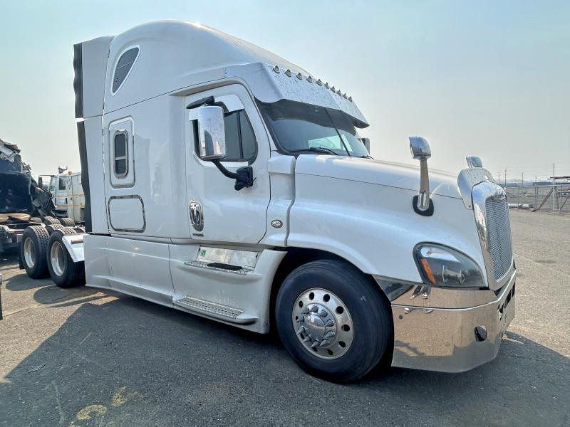 2016 Freightliner Cascadia 125 Semi Truck