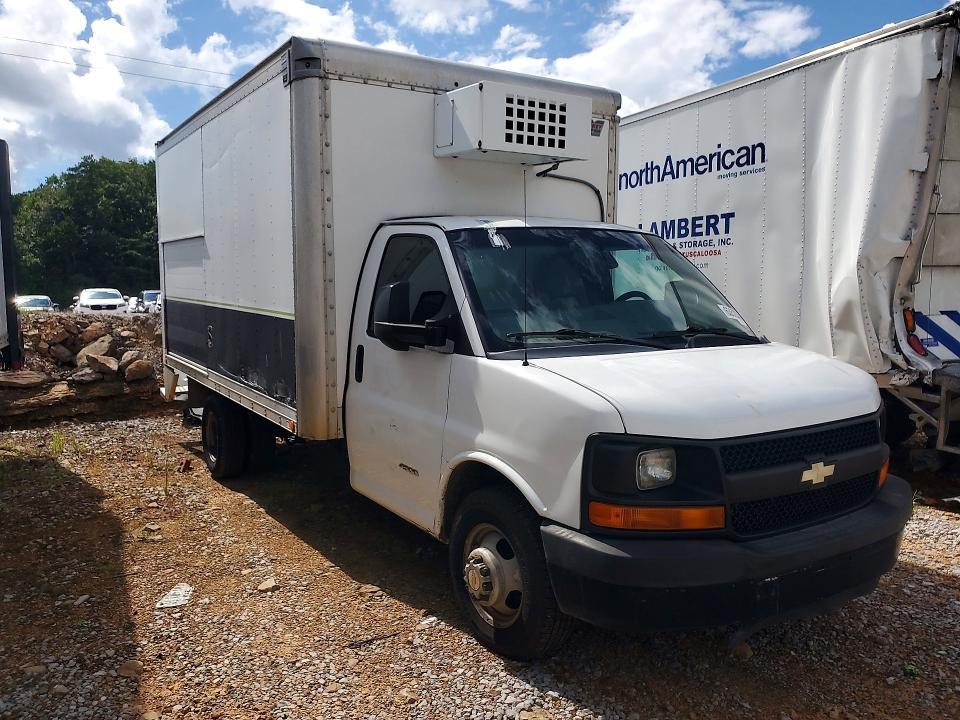 2014 Chevrolet Express G4500 Refrigerated BOX Truck