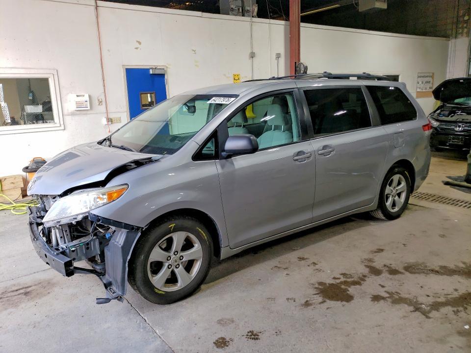 2012 Toyota Sienna le