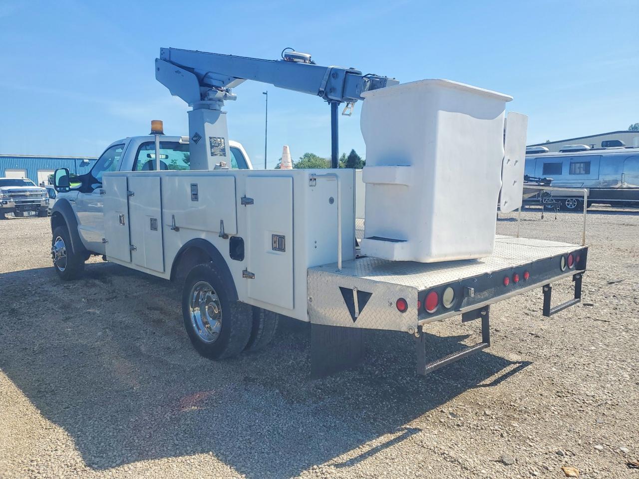 2005 Ford F450 Super Duty Bucket Truck