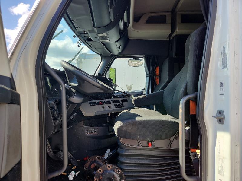 2019 Freightliner Cascadia 116