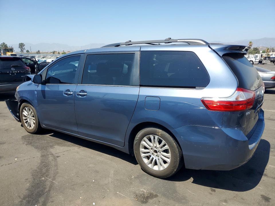2015 Toyota Sienna xle 8-passenger