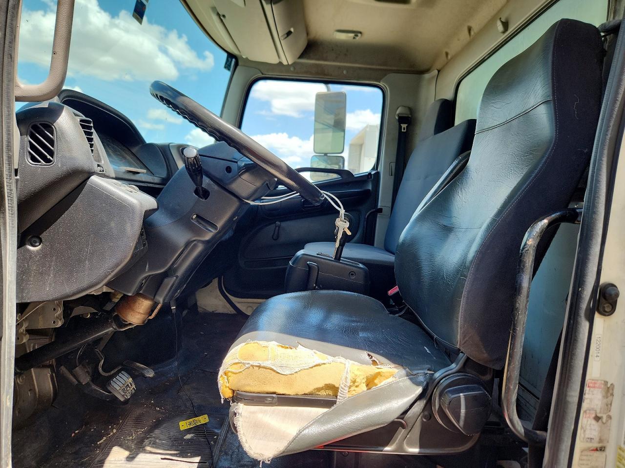 2012 Hino 258/268 BOX Truck