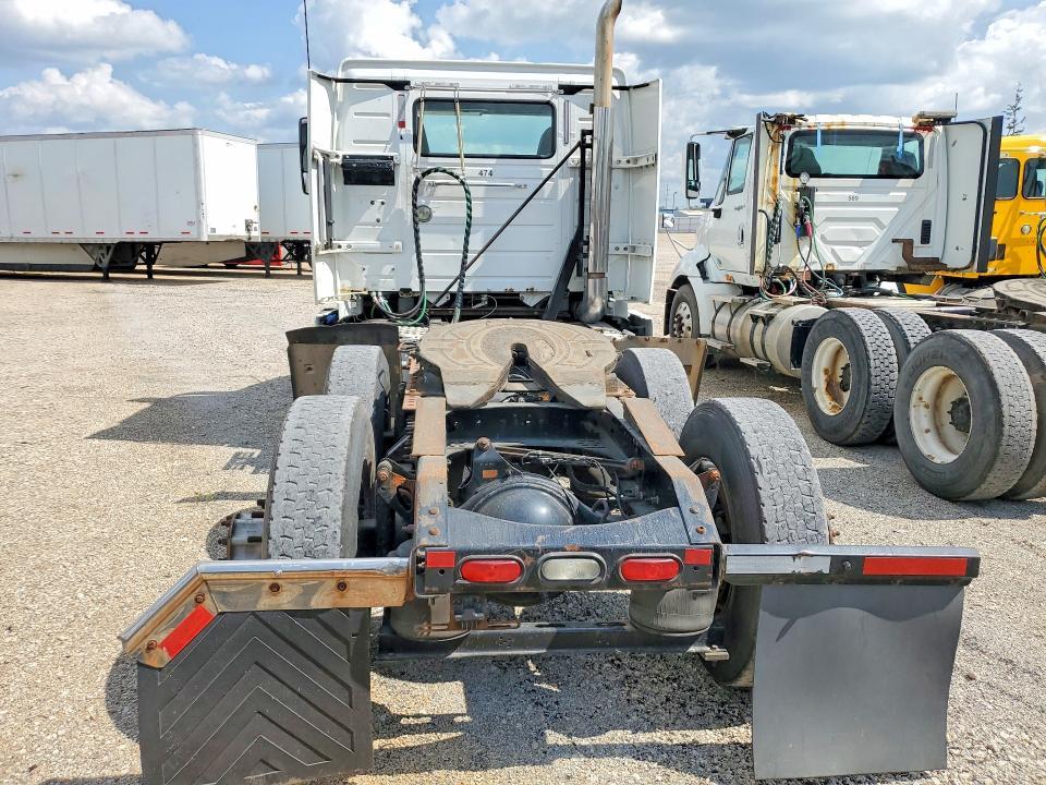 2012 Volvo VNL Semi Truck