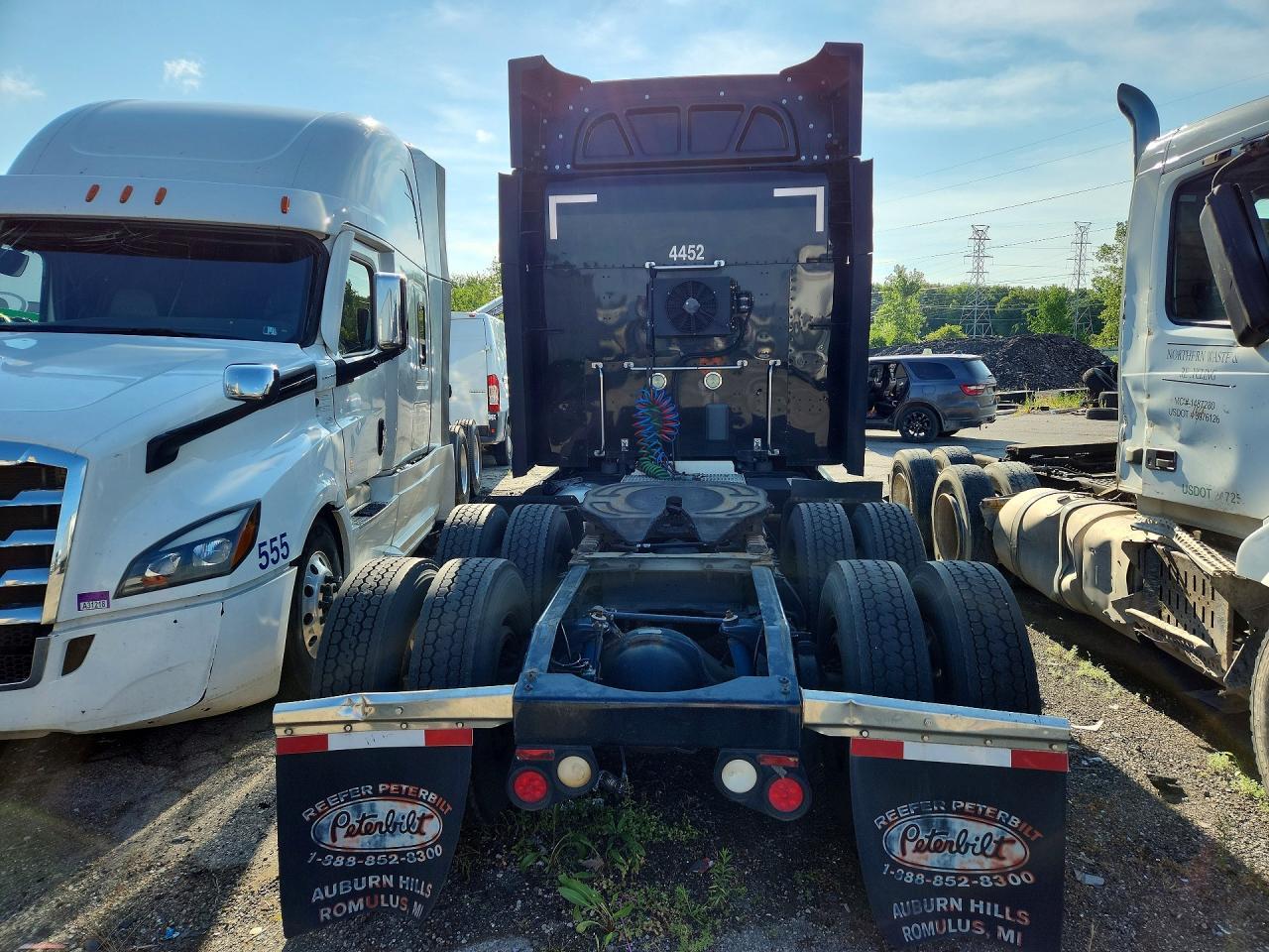 2016 Peterbilt 579 Semi Truck