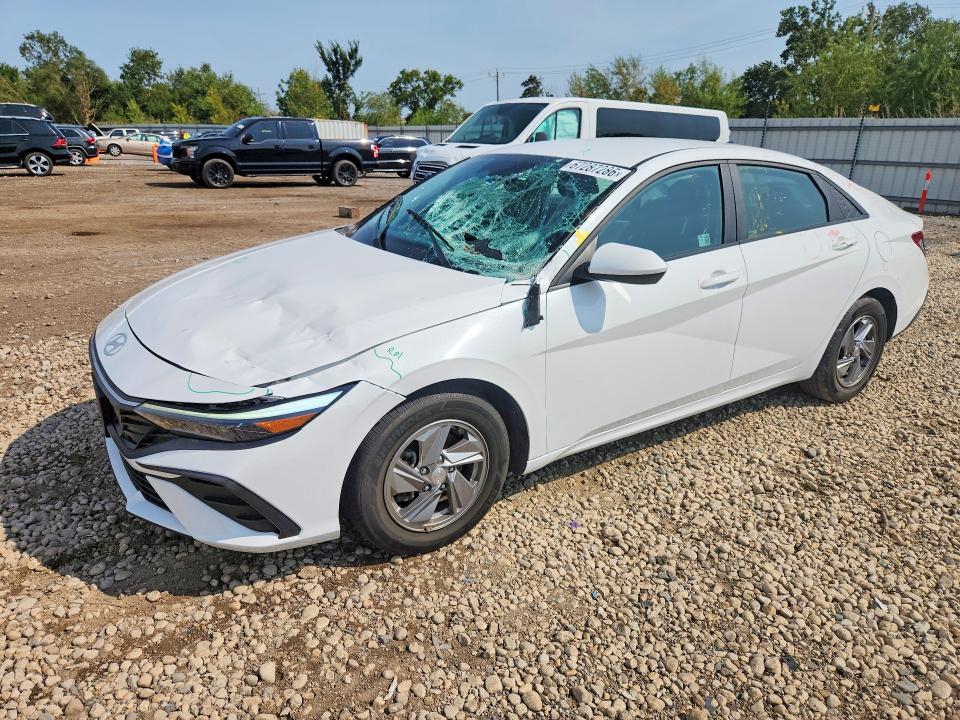 2024 Hyundai Elantra SE
