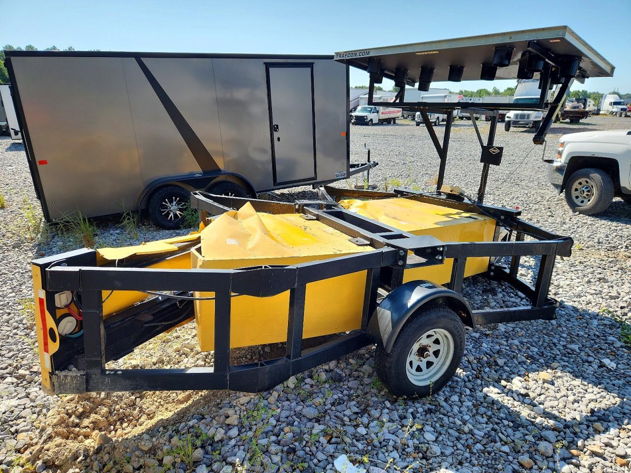 2006 Attenuator 2006 Trinity Message Board Trailer