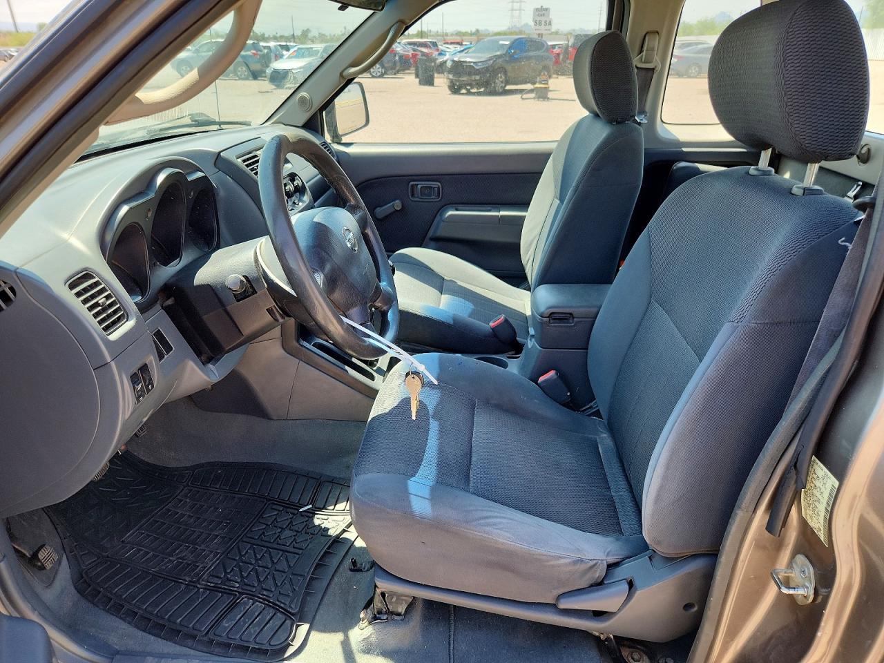 2004 Nissan Frontier Standard