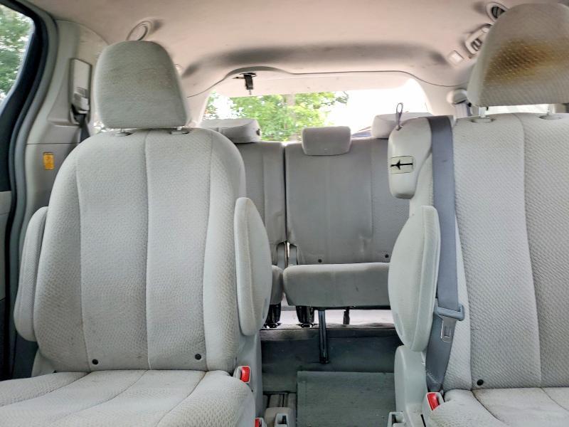 2011 Toyota Sienna le