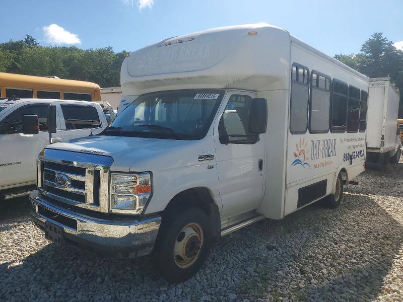 2016 Ford Econoline E350 Super Duty Cutaway Van