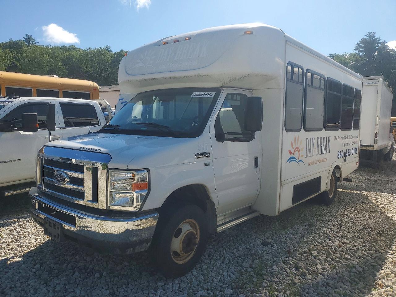 2016 Ford Econoline E350 Super Duty Cutaway Van