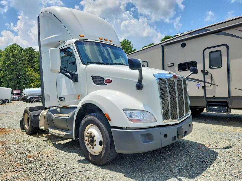 2018 Peterbilt 579 Semi Truck