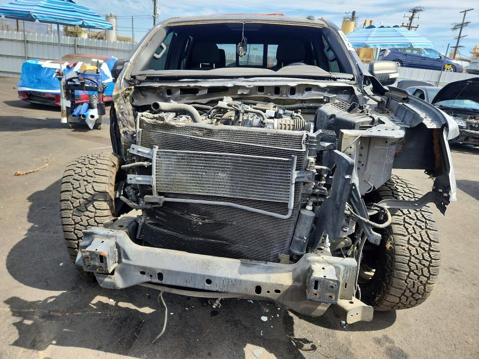 2019 Nissan Titan SV
