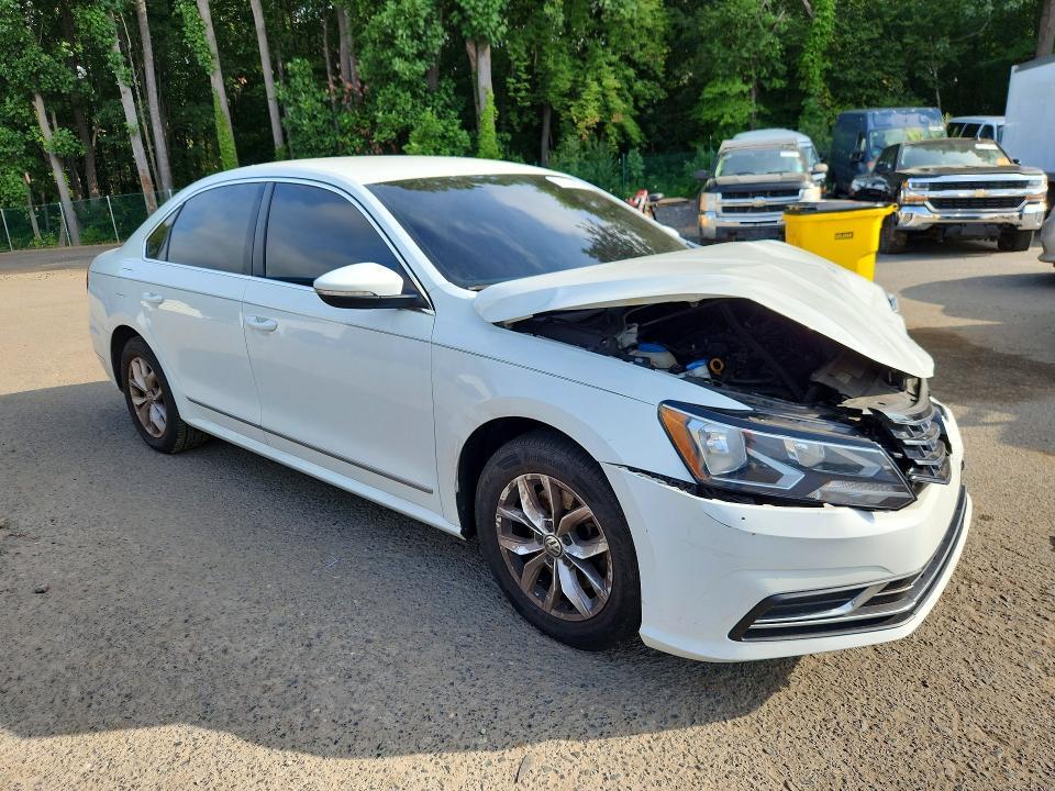 2016 Volkswagen Passat S