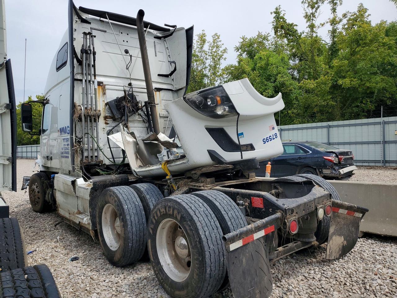 2016 Volvo VNL Semi Truck