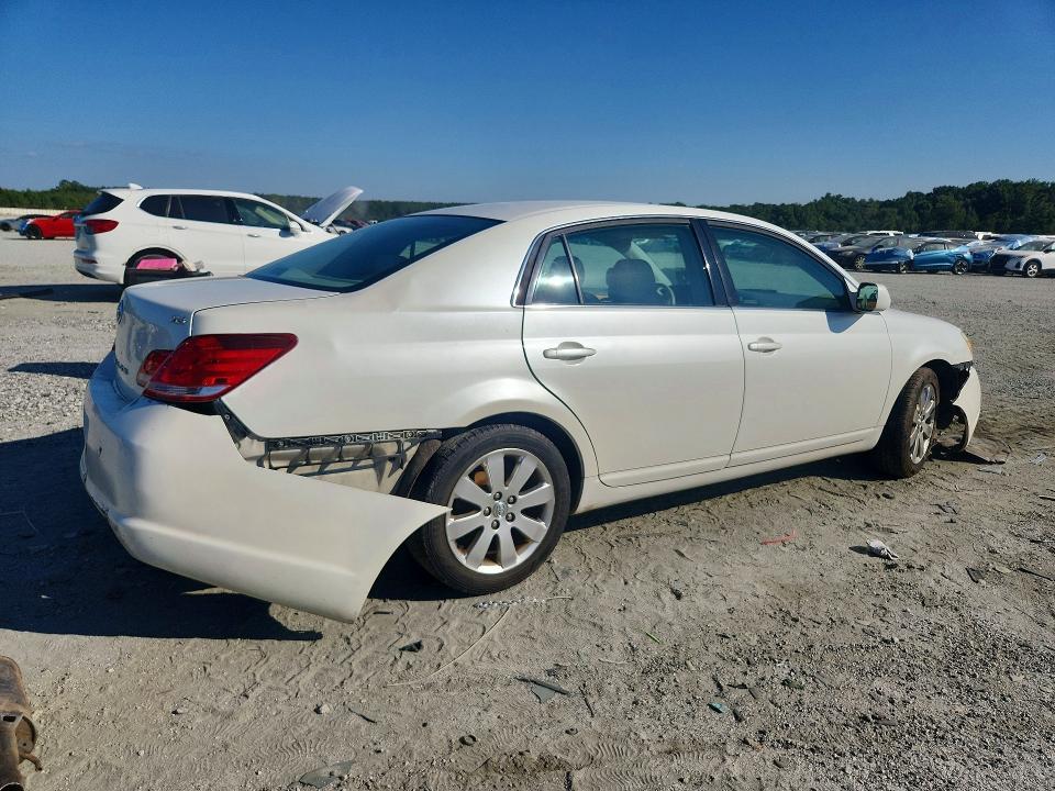 2005 Toyota Avalon XLS