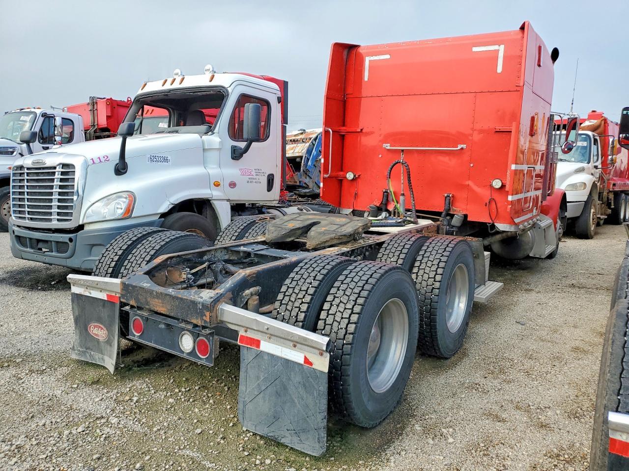 2005 Peterbilt 379 Semi Truck